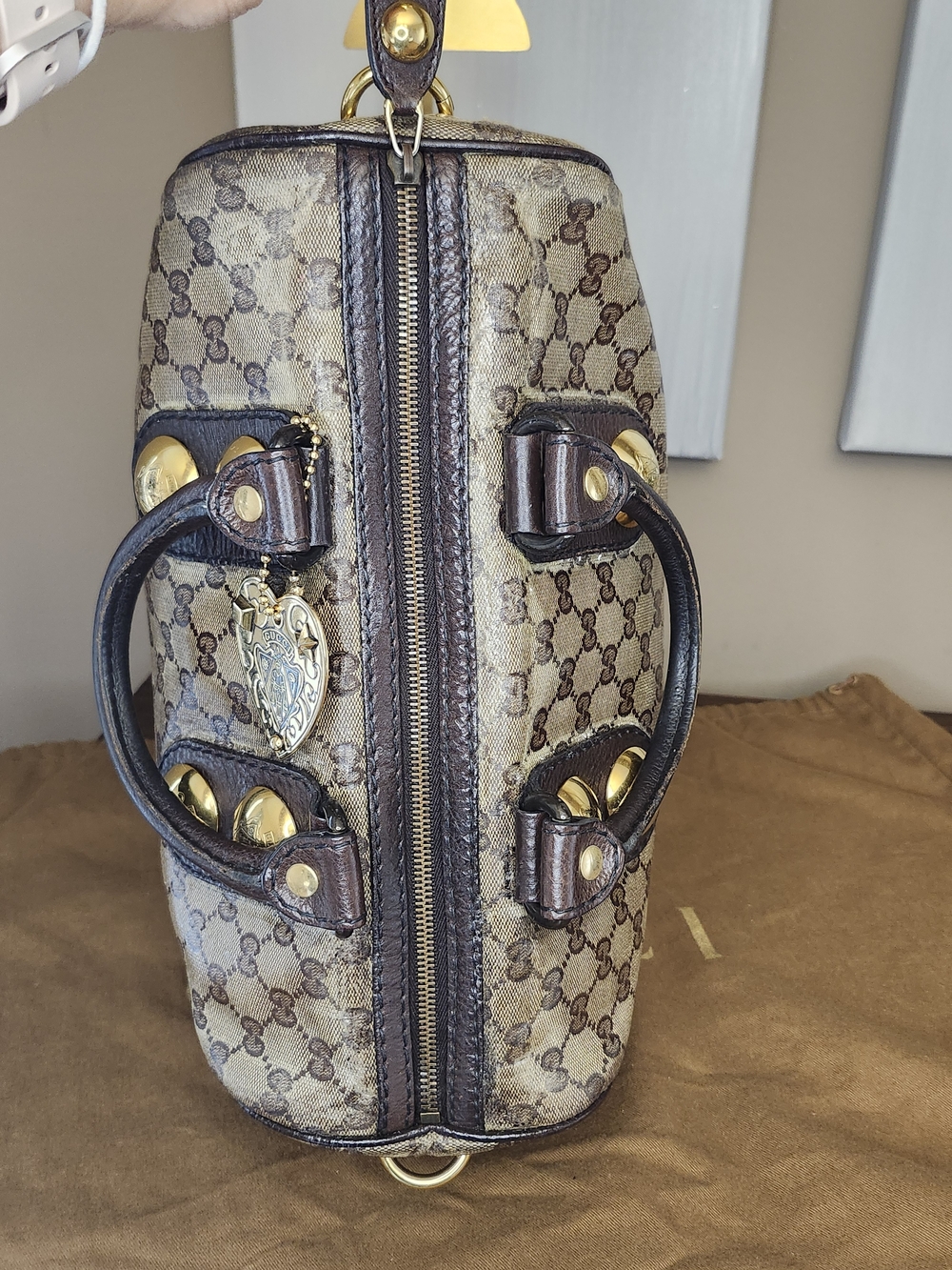 Gucci GG Crystal Babouska Hysteria Boston Bag featuring heart-shaped charm - Picture 4 of 16